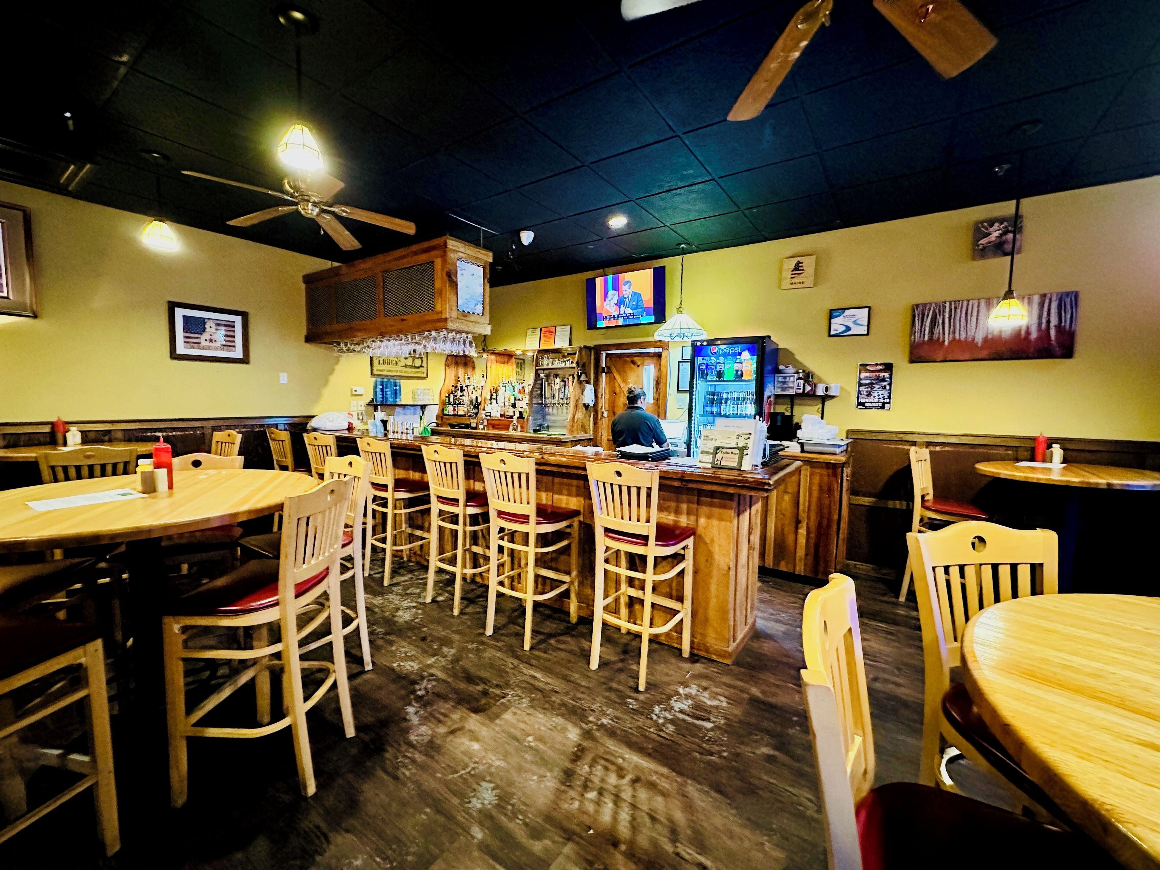 lunch and dinner served