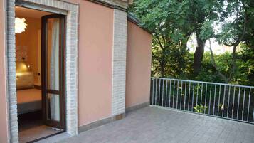 Quadruple Room | Terrace/patio