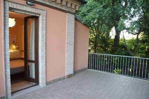 ห้องพักสำหรับสี่ท่าน | ลานระเบียง/นอกชาน