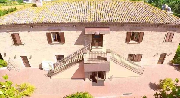 บริเวณภายนอก