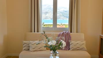 Apartment, 2 Bedrooms | Soundproofing, iron/ironing board, rollaway beds, free WiFi