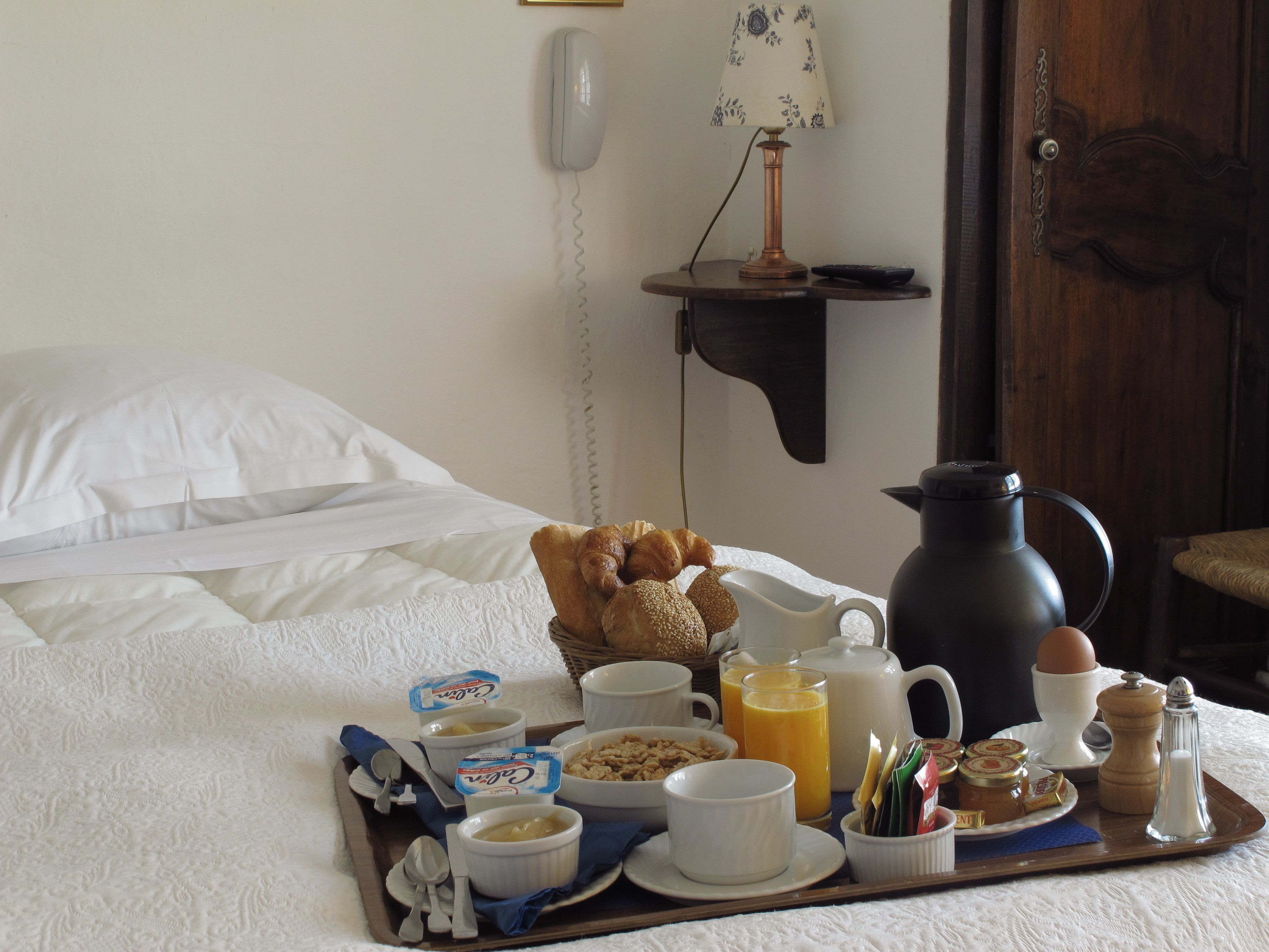 premium bedding, in-room safe, desk, free cots/infant beds