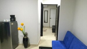 32-inch flat-screen TV with cable channels, TV - Caribbean Island Hotel Piso 2 (San Andrés)