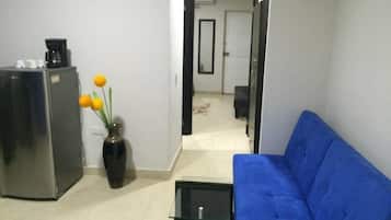 32-inch flat-screen TV with cable channels, TV