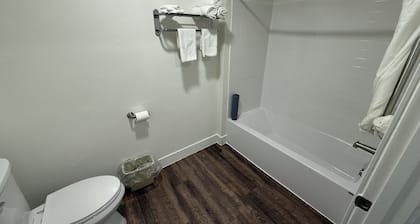 Four Corners Inn