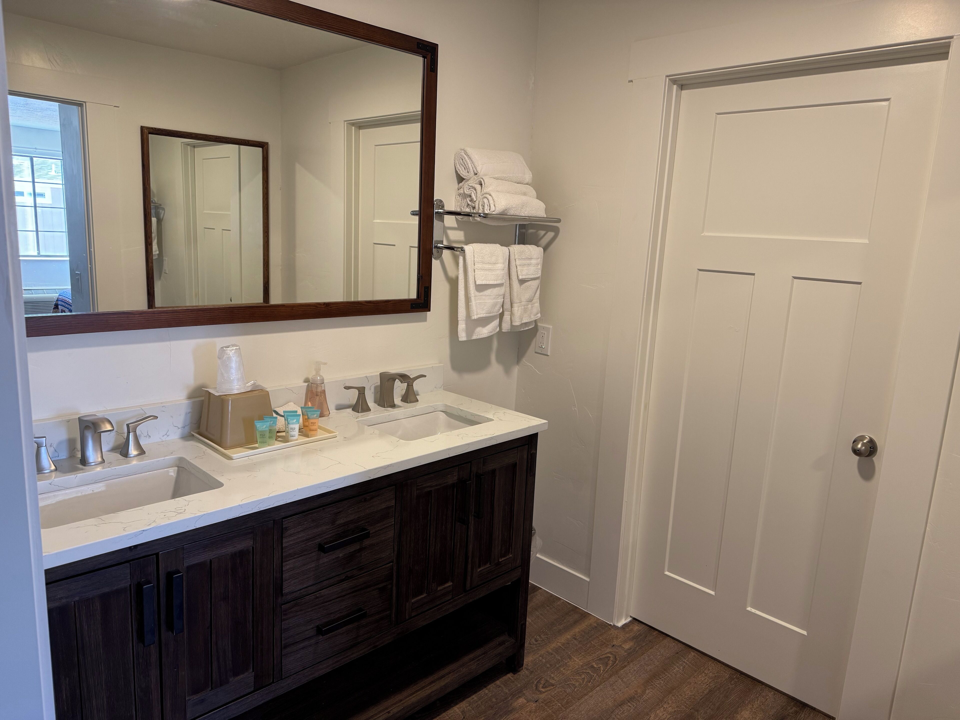 Standard Double Room, Multiple Beds, Non Smoking | Bathroom | Shower, towels