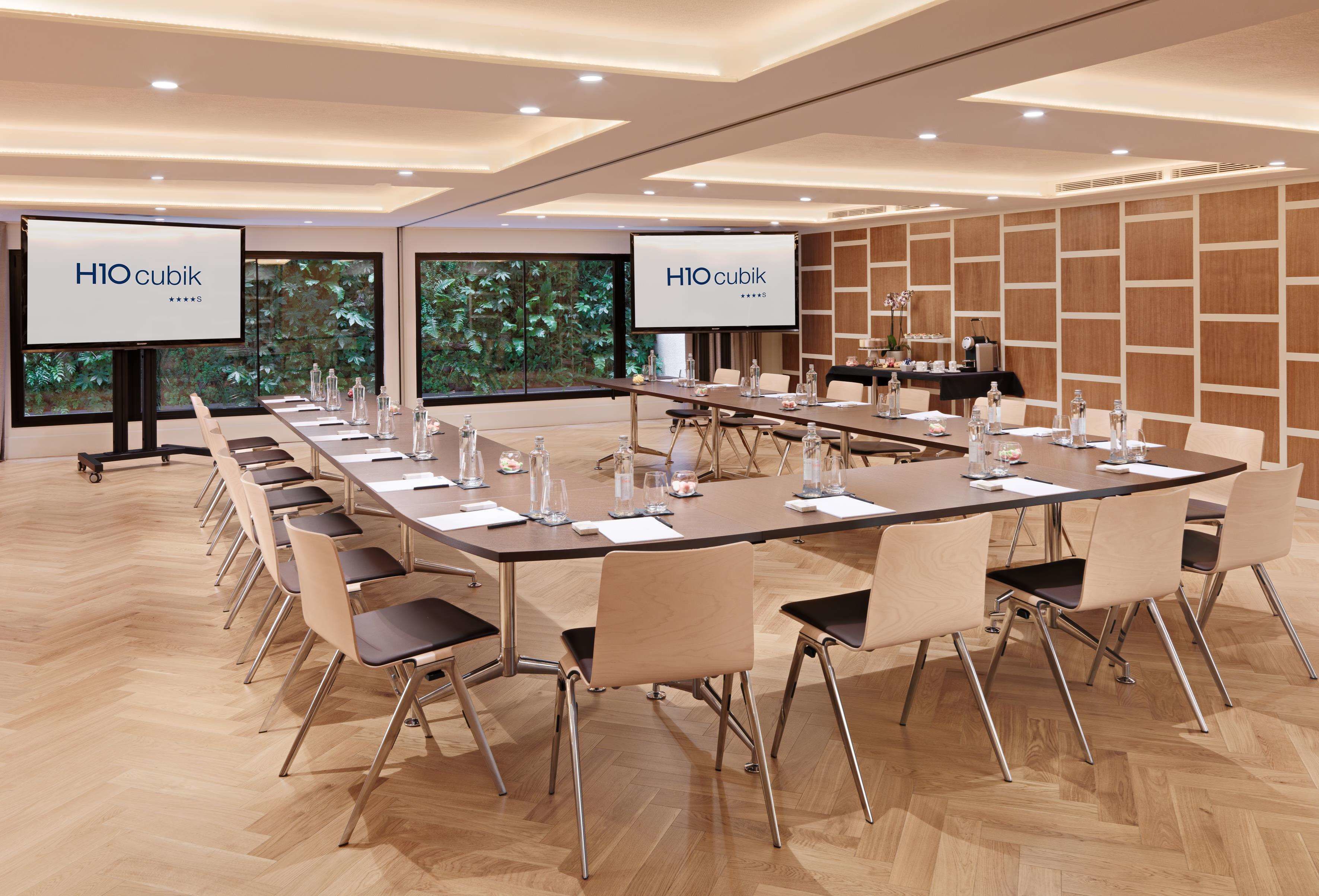 Foto - H10 Cubik 4* Sup