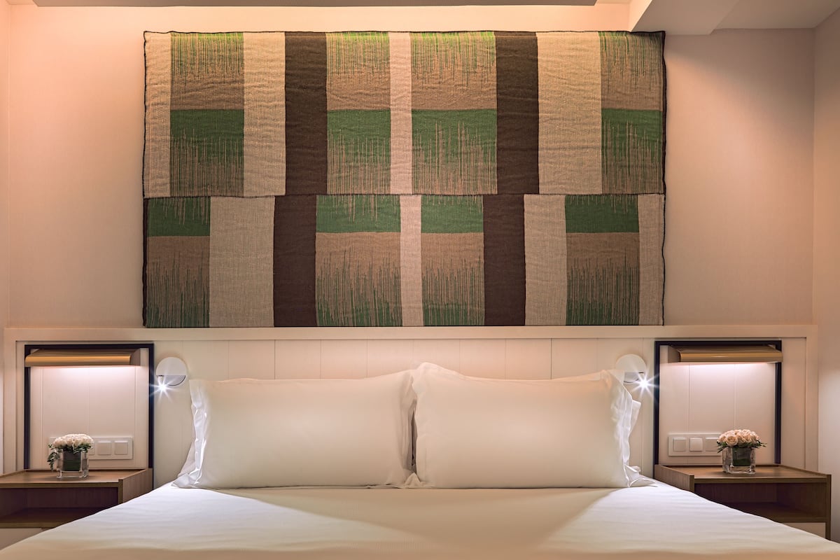 Literie hypoallergénique, couette en duvet d'oie, surmatelas, minibar