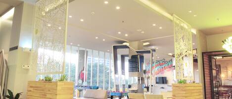 Coin salon dans le hall