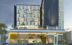 Front of property – evening/night - YELLO Hotel Jemursari Surabaya (Surabaya)