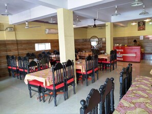 Restaurant - Dubai Hotel Kumarakom (Kottayam)