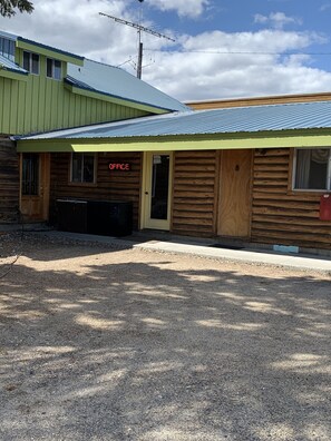 Front of property - Long Valley Motel (Donnelly)
