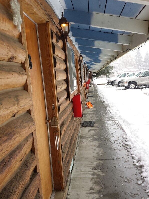 Front of property - Long Valley Motel (Donnelly)