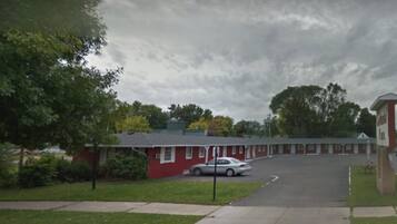 Pintu masuk properti