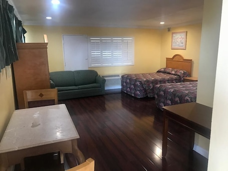 Double Room, 2 Double Beds | 1 bedroom, iron/ironing board, free WiFi