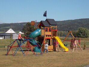 Children’s play area – outdoor