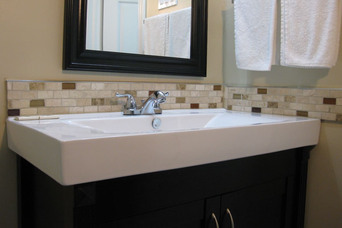Habitación estándar, 1 cama de matrimonio | Lavabo del cuarto de baño
