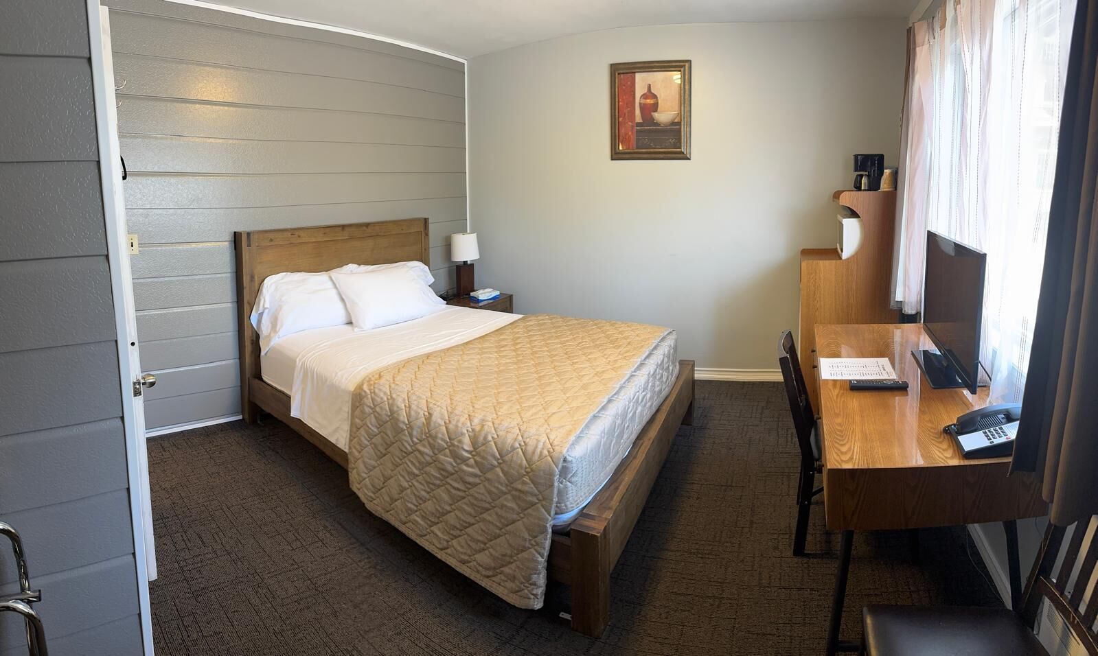 Free WiFi, bed sheets
