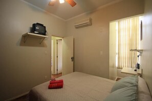 Standard-Apartment, 2 Schlafzimmer, Kühlschrank und Mikrowelle | 1 Schlafzimmer, kostenloses WLAN