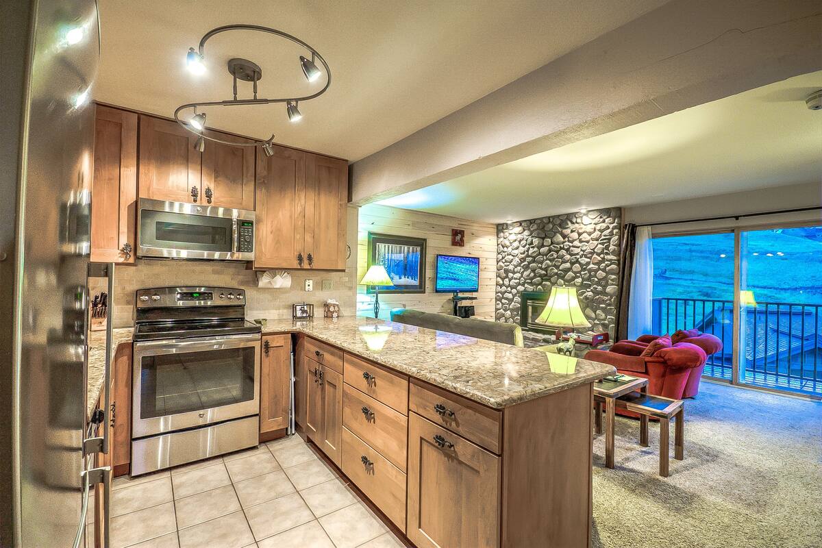 2 Bedroom, 2 Bathroom - SM 445 | Private kitchen | Coffee/tea maker, refrigerator (on request), microwave (on request)