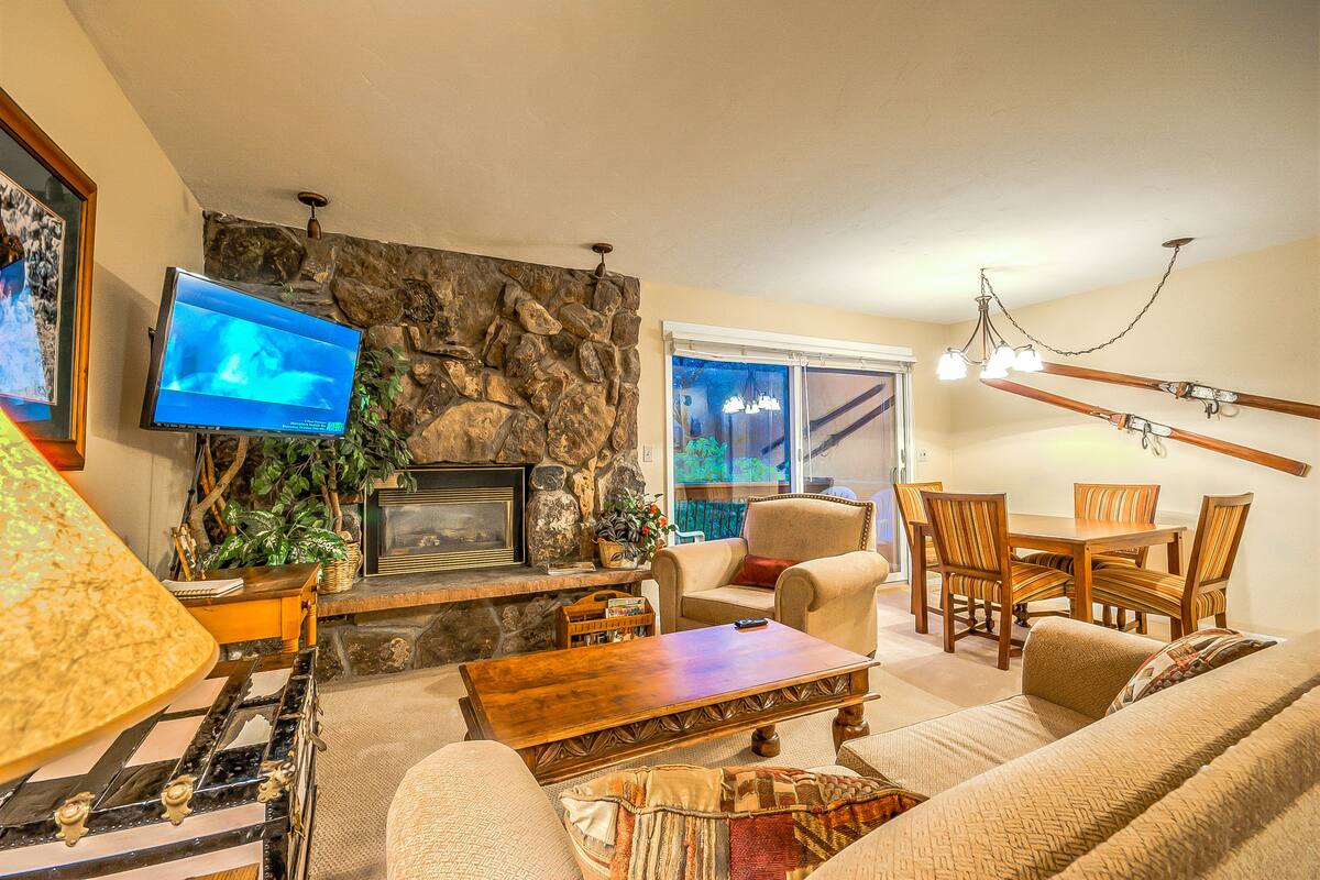 1 Bedroom, 1 Bathroom - SMI 330 | Lobby lounge