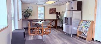 Tomahawk Motor Lodge By OYO Riverton US-26