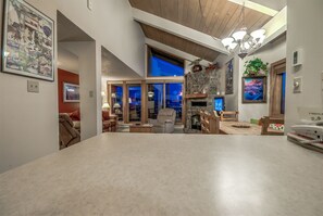 2 Bedroom, 2 Bathroom - 3326