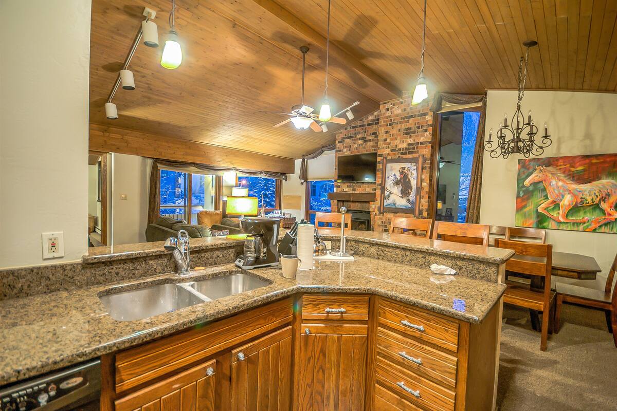 Condo, 3 habitaciones | 1 habitación y ropa de cama de alta calidad