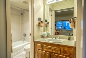 Bathroom - Dulany by Retreatia (Steamboat Springs)