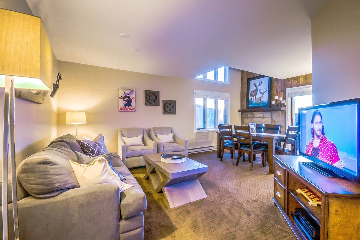 3 Bedroom, 2 Bathroom - Hillsider 15 | 1 bedroom, premium bedding, iron/ironing board