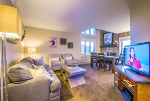 3 Bedroom, 2 Bathroom - Hillsider 15 | 1 bedroom, premium bedding, iron/ironing board - Hillsider by Retreatia (Steamboat Springs)