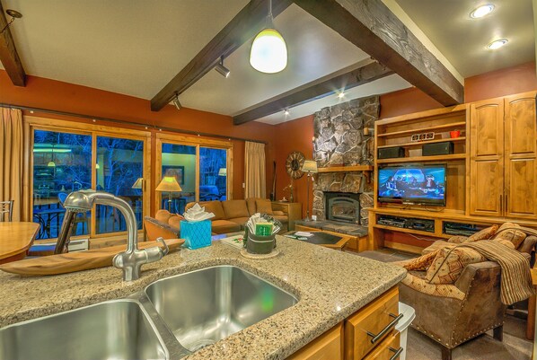 Condo, 4 Bedrooms | Private kitchenette | Fridge, microwave, coffee/tea maker - Storm Meadows Townhomes by Retreatia (Steamboat Springs)