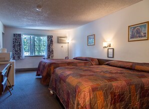 Standard Triple Room, 2 Bedrooms | Desk, free WiFi, bed sheets - Sis Q Inn (Weed)