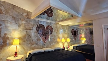 Suite, 1 King Bed, Jetted Tub | Desk, soundproofing, free WiFi, wheelchair access