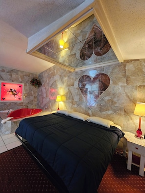 Suite, 1 très grand lit, baignoire à jets | Bureau, chambres insonorisées, Wi-Fi gratuit