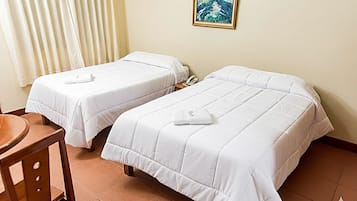 Twin Room | Down comforters, pillowtop beds, minibar, in-room safe