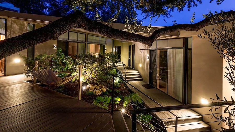 Frame Hotel - Treehouse