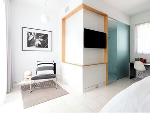 Luxury Room, 1 King Bed, Private Bathroom, Courtyard Area | Television