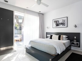 奢华客房, 1 张大床, 私人浴室, 花园 (Balcony) | 庭院景观