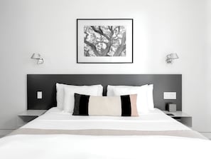 Habitación de lujo, 1 cama King size, baño privado, en el área del patio | 1 habitación, ropa de cama de alta calidad y decoración personalizada
