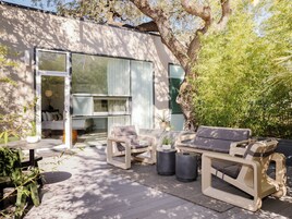 Suíte premium, 1 cama King, banheiro privativo, no pátio (White Suite) | Terraço/pátio