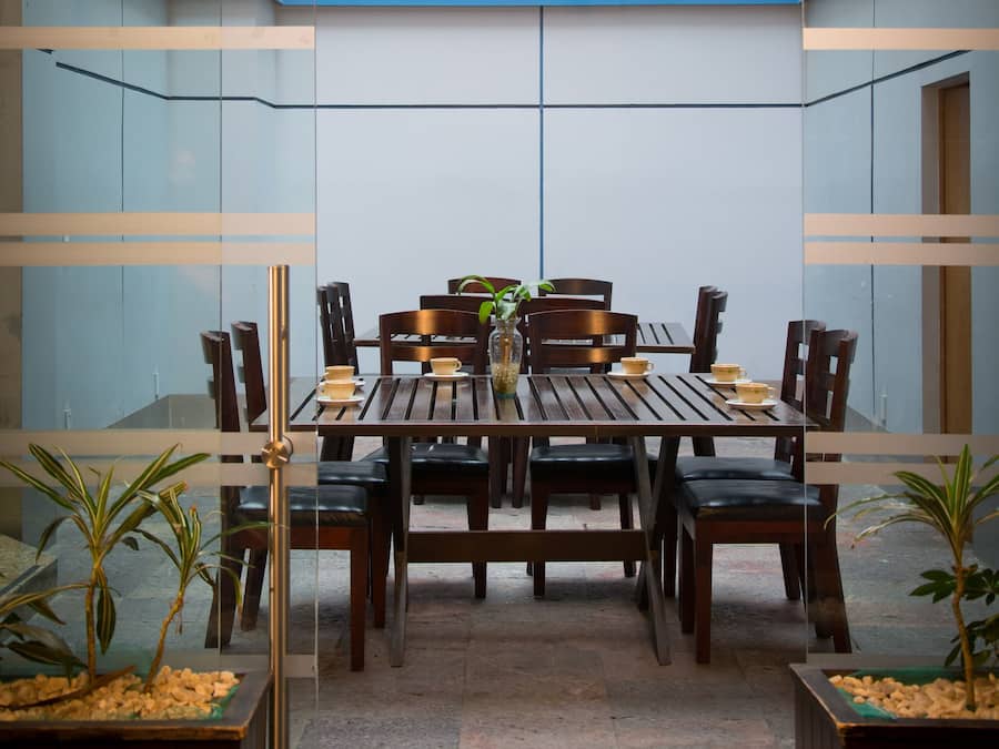 Aperto a colazione, pranzo e cena, cucina internazionale