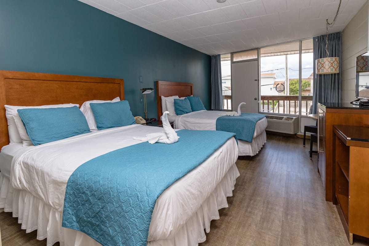 Family Room with 2 Queen Beds (ocean view or balcony)