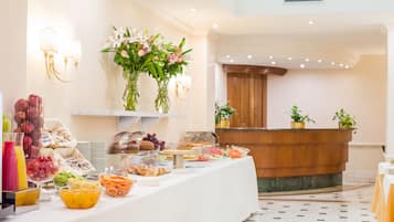 Daily buffet breakfast (EUR 9 per person)
