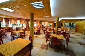 Dining - Yavor Palace (Nessebar)