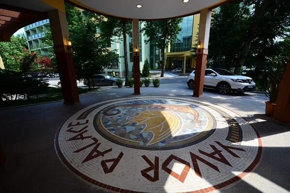 Front of property - Yavor Palace (Sunny Beach)