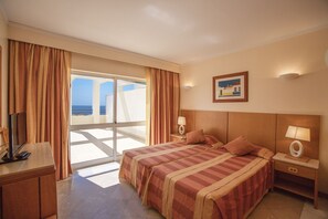 Hypo-allergenic bedding, blackout curtains, soundproofing - Interpass VAU Hotel & Apartaments (Portimão)
