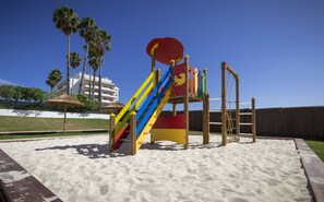 Children’s play area – outdoor - Interpass VAU Hotel & Apartaments (Portimão)