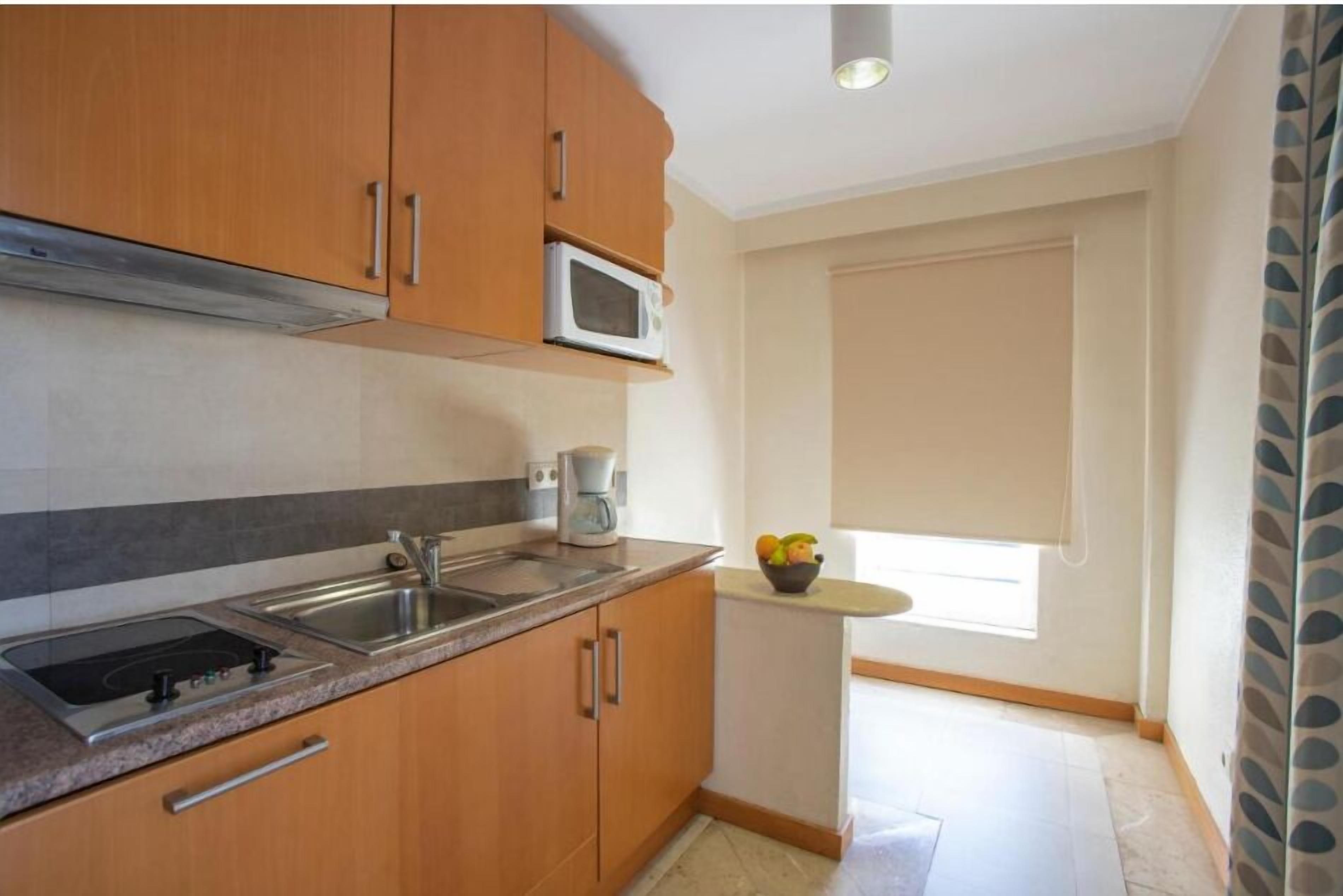 2 bedrooms, hypo-allergenic bedding, blackout curtains, soundproofing