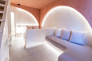 Novel Quadruple Room | Setrika/meja setrika, Wi-Fi gratis, dan seprai linen